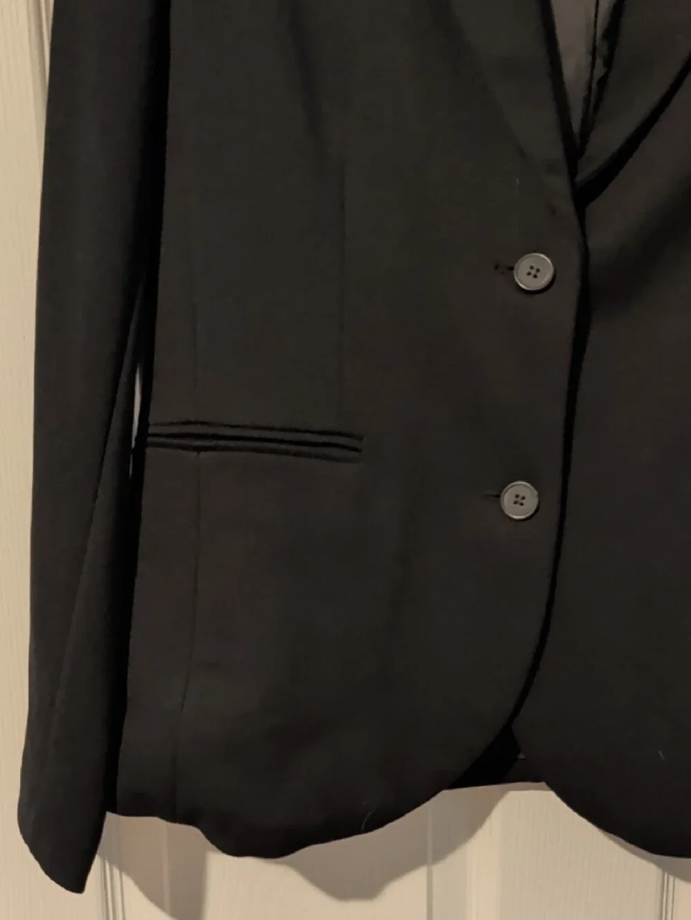 GAP sleek black